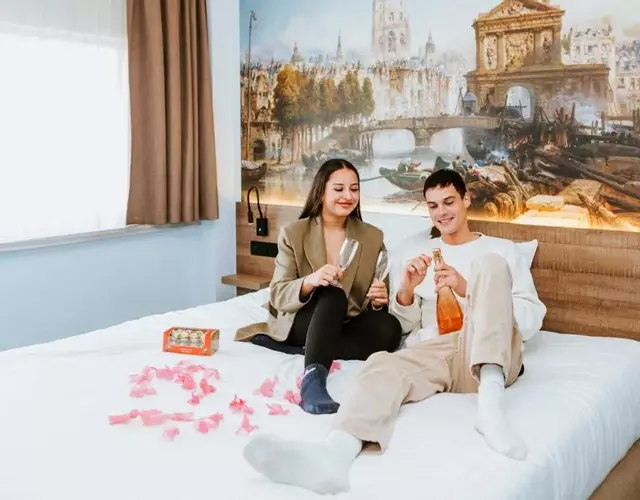 Rotterdam Teleport Hotel