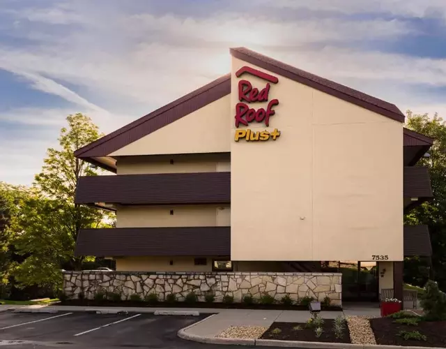 Red Roof Inn PLUS+ Chicago - Willowbrook
