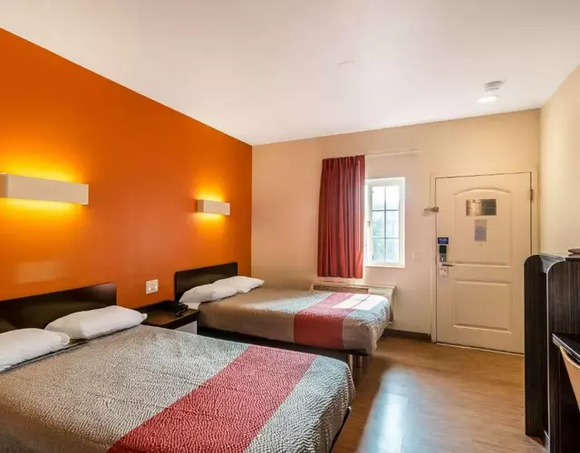 Motel 6 Bell Gardens, CA - Los Angeles