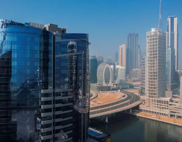 Radisson Blu Hotel, Dubai Canal View