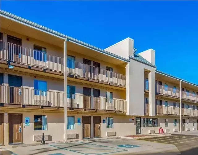 Days Inn by Wyndham Charleston WV