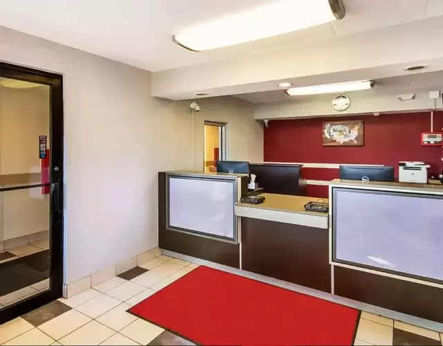 Super 8 by Wyndham Charleston WV