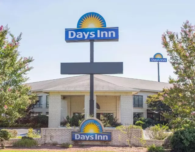 Days Inn by Wyndham Spartanburg Waccamaw