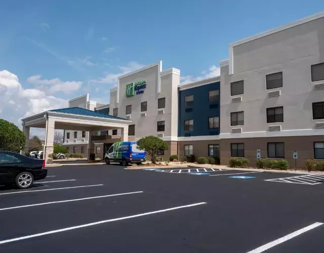 Holiday Inn Express & Suites Greenville Airport i85 by IHG