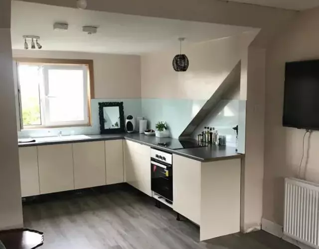 “A Wee Pad in Dunfermline”