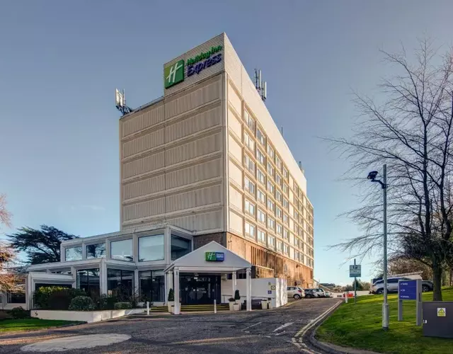 Holiday Inn Express Edinburgh City West by IHG