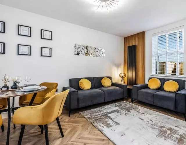 Parkside 2 bedroom house near Dunfermline & Edinburgh