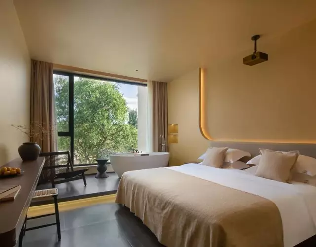 West Desert Luxury Holiday Homestay