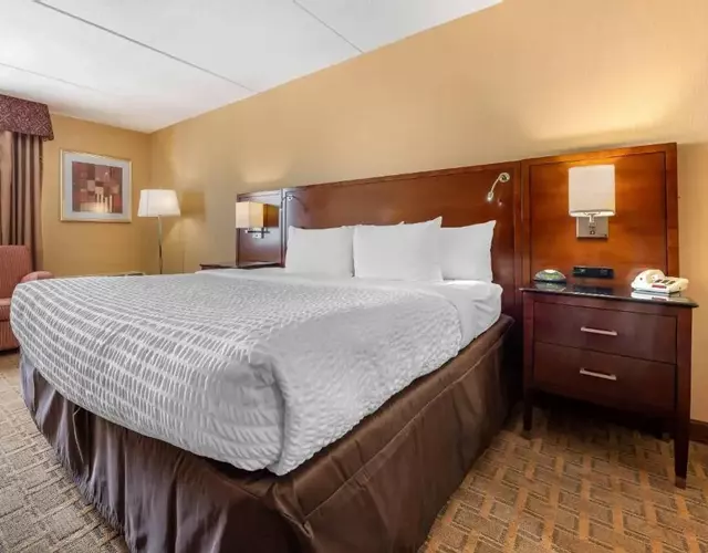 Clarion Hotel Conference Center on Lake Erie