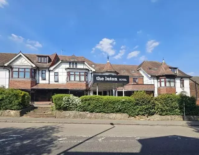OYO The Luton Hotel