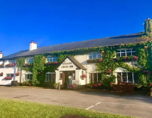 Raleghs Cross Inn