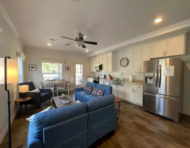 2bed2bath With Creek And Open Spaces