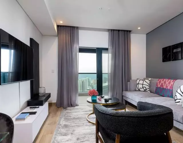 Gorgeous One Bedroom Oceans