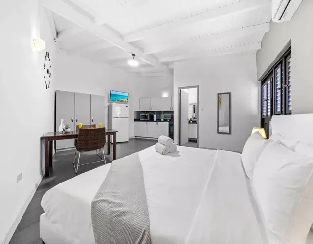 Steps To The Beach Stylish Equipped Getaway