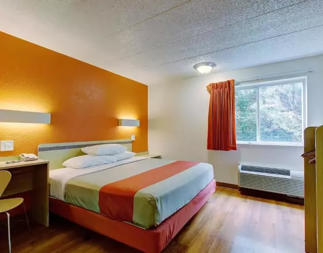 Motel 6-York, PA - North