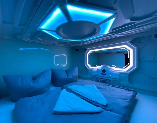 Space Night Capsule Hostel