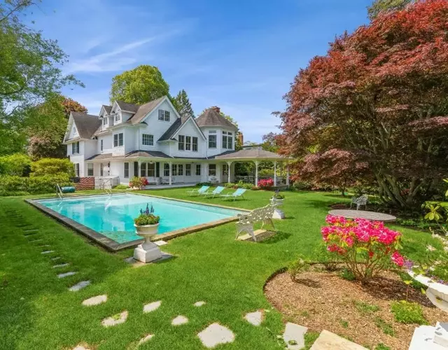 Victorian Traditional in Southampton Village