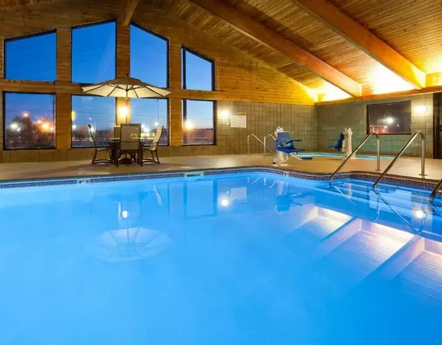 AmericInn by Wyndham Eau Claire