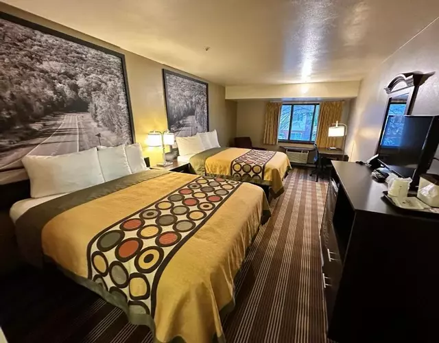 Super 8 by Wyndham Eau Claire WI