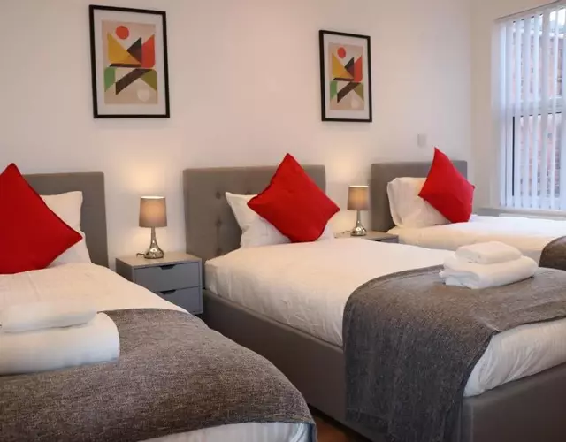 Modern Newgate Apartments - Convenient Location, Close to All Local Amenities