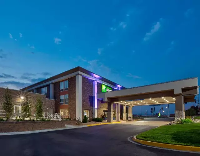 Holiday Inn Express & Suites Eden Prairie - Minneapolis by IHG