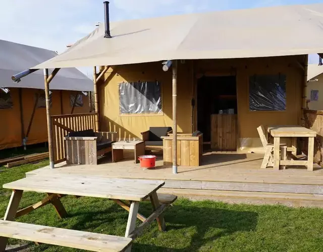 Glamping met bar en privé sanitair voor 5 Personen Sneezy