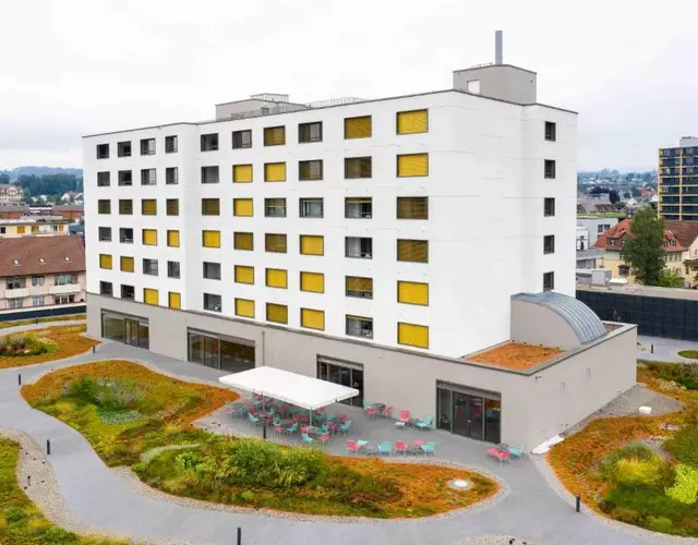 HOTEL illuster - Urban & Local