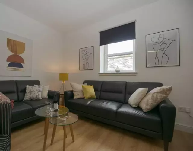 Town centre 4xbed 4xbath apartment