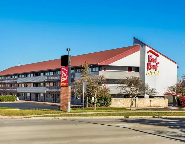 Red Roof PLUS Chicago - Hoffman Estates