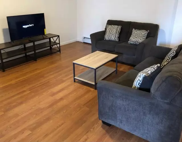 Large and private apartment that sleeps up to 10 people comfortably with direct NYC Manhattan train only 5 minute walk away