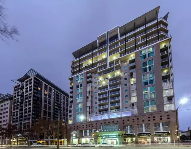 Oaks Adelaide Embassy Suites