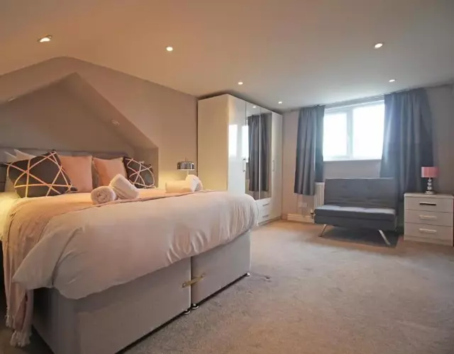 Queens Road - Luxury Spacious Home in Chester