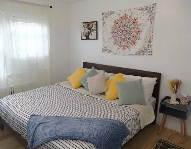 Spacious 4-Bedroom Family Home Sleeps 10 Peaceful Baltimore Suburb