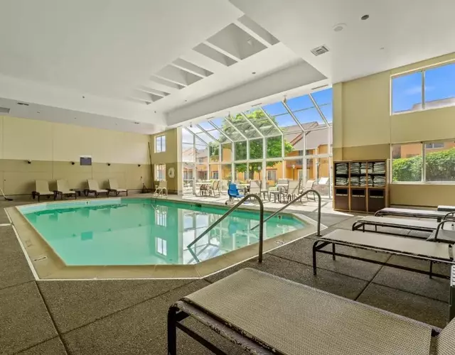 Chicago Club Inn & Suite
