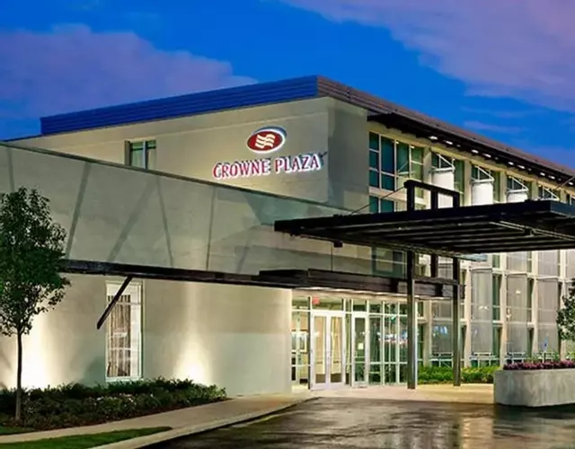 Crowne Plaza Hotel Glen Ellyn/Lombard by IHG
