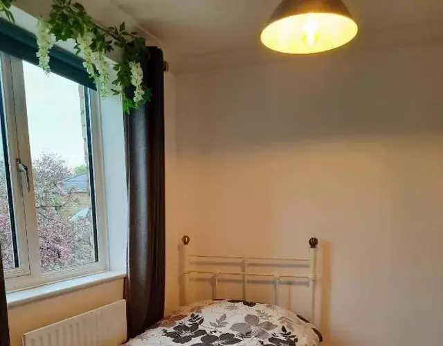 Comfortable quiet room near Cambridge