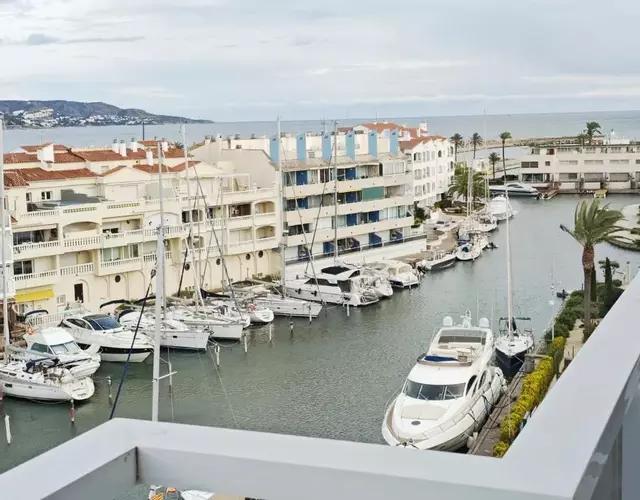 Apartamento C Frente al canal con Terraza