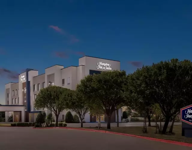 Hampton Inn and Suites Waxahachie