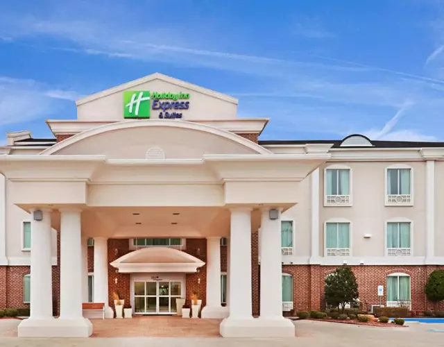 Holiday Inn Express & Suites Waxahachie by IHG