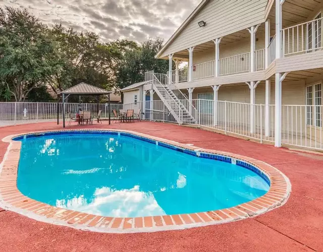 Motel 6-Waxahachie, TX