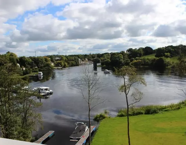 Lakeside Studio 2 Loft Apartment