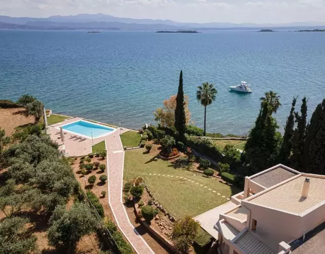 Eretria Luxurious Seafront Villa
