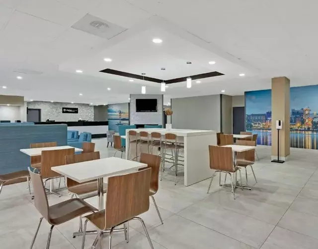 Clarion Pointe Near Erie Casino