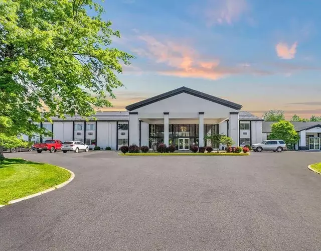 Days Inn by Wyndham Erie