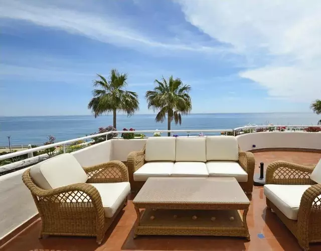 Stunning unobstructed 180 degree sea view apartment with 100 square meters terrace - Costa del Sol - Estepona