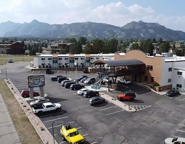 Expedition Lodge Estes Park at Rocky Mtn National Park