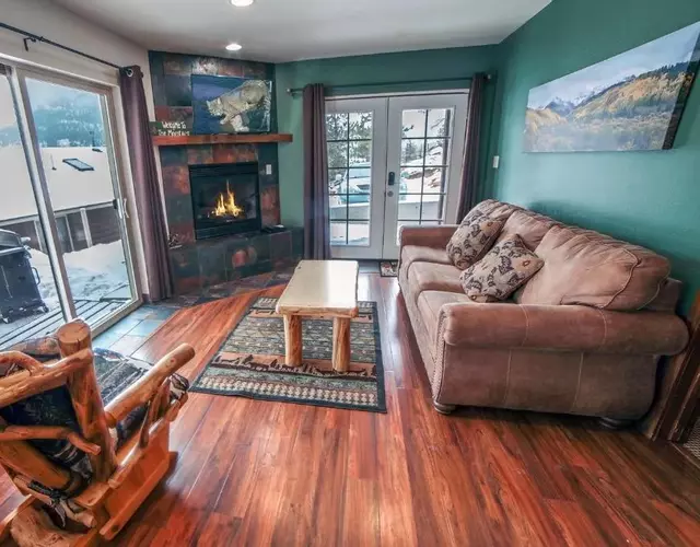 Lazy R Cottages- 16B cabin