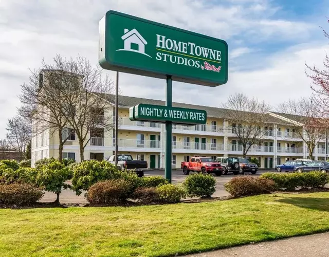 HomeTowne Studios by Red Roof Eugene - Springfield