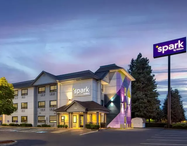 Spark by Hilton Springfield Eugene