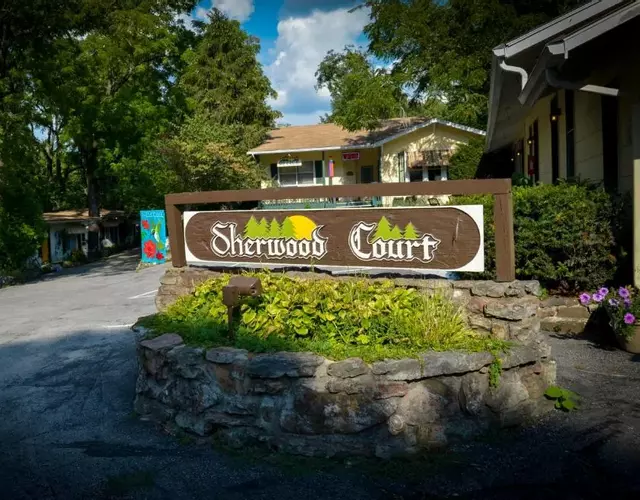 Sherwood Court Cottages & Guest Rooms
